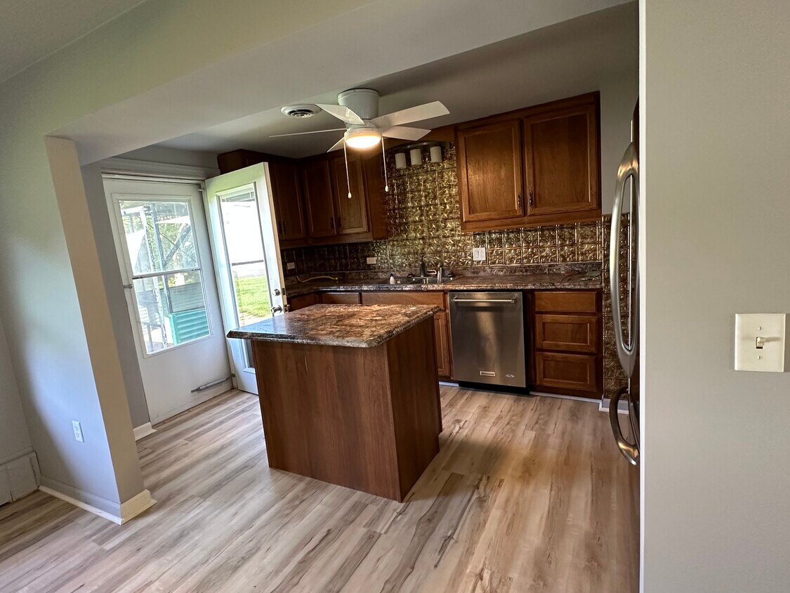 Foto principal - 14728 W 147th St