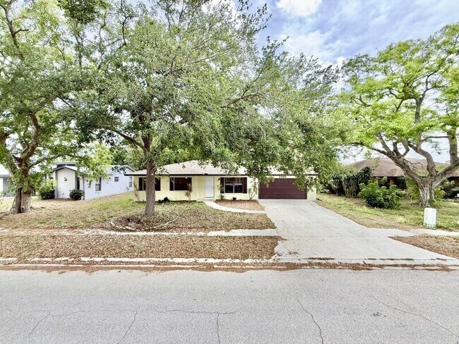 Foto del edificio - 2445 E Burr Oak Ct