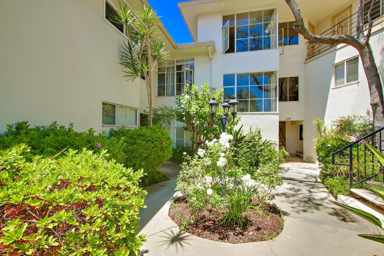 Primary Photo - 628 Levering Ave