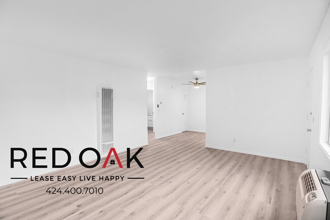 Building Photo - One of a Kind Bright  One Bedroom With Kit...