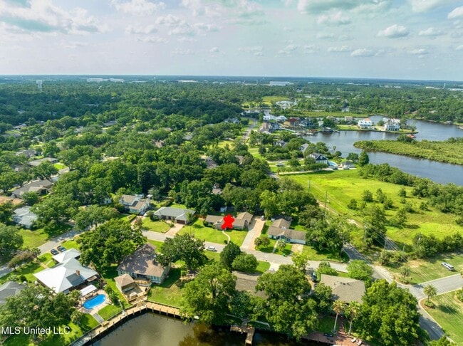 Foto del edificio - 3 BD 2 BA Home in the Bayou View School Di...