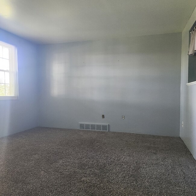 Living room - 139 Whitestown Vlg