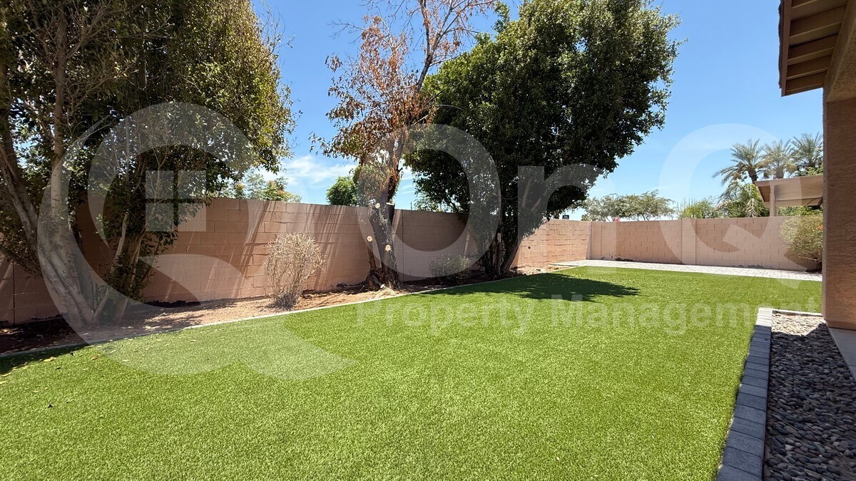 Foto del edificio - 531 N Scott Dr