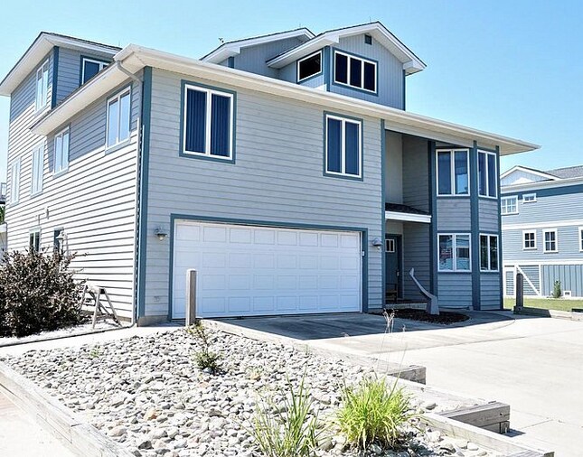 Foto principal - 207 W Cape Shores Dr