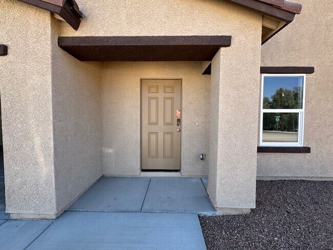 Building Photo - Brand New 4 Bedroom & Near Desert Lakes Go...
