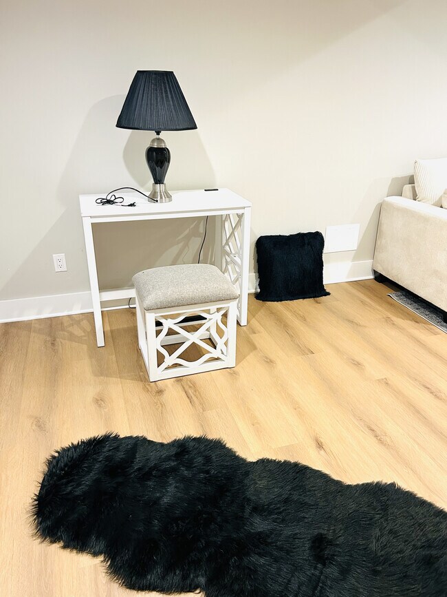 Building Photo - 1516 Hamilton St NW