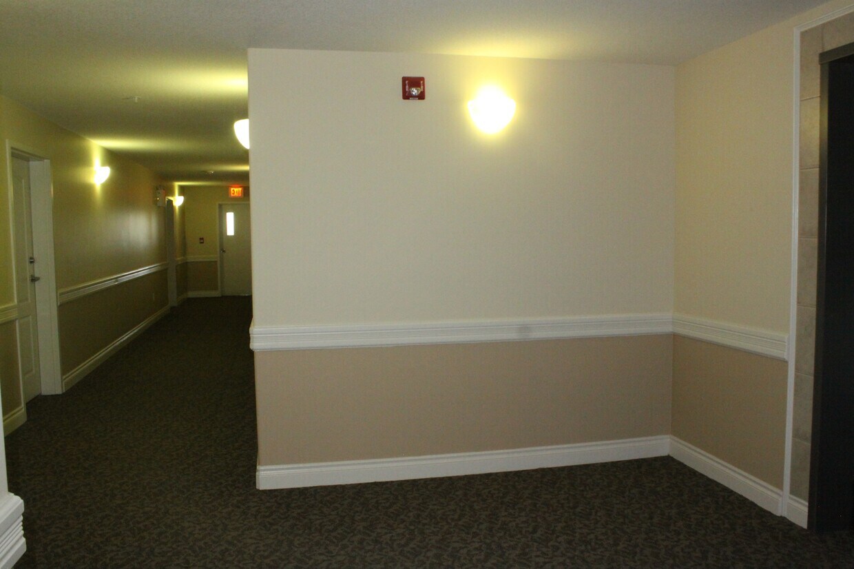 Building Photo - 4910 50 St