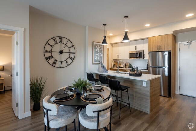 2BR, 2BA, +Den - 931SF - Kitchen - Vista Apartments at Edgemont