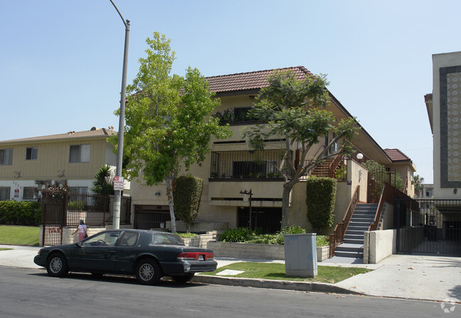 Building Photo - Rosewood III Apartments