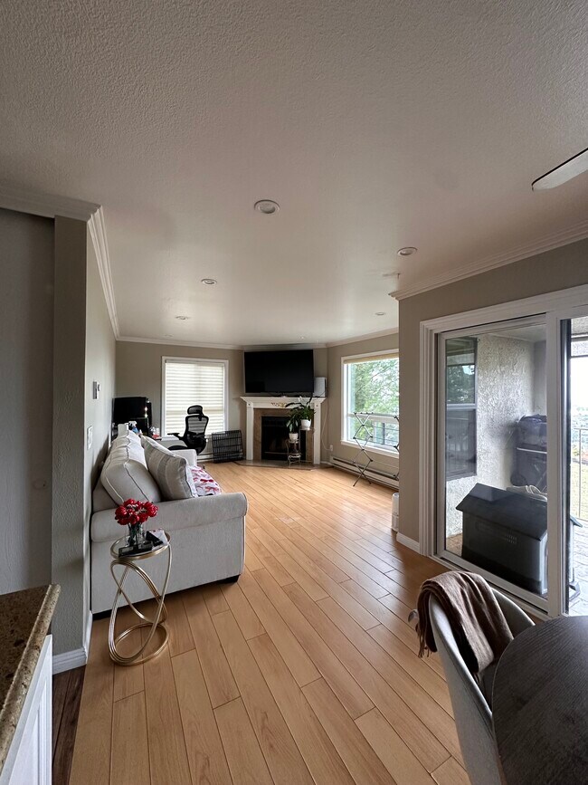 Foto del edificio - 2505 Miramar Ave