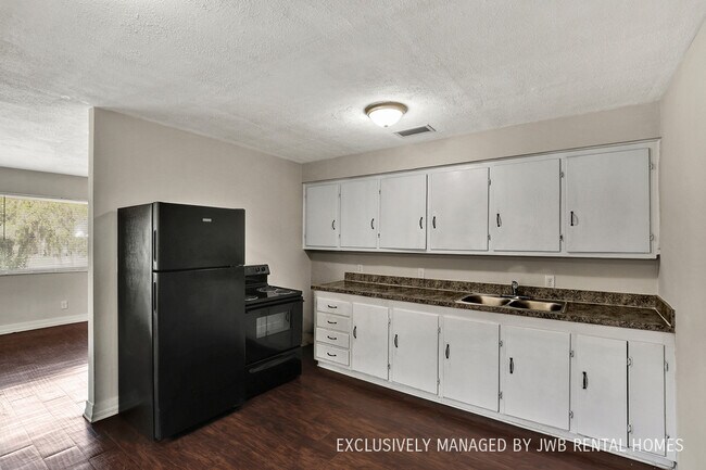 Foto del edificio - 6837 N Pearl St