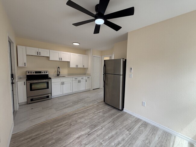 Photo - 5680 28th St N (Saint Petersburg, FL) Apartment