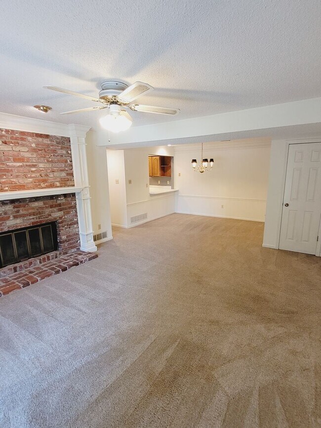 Building Photo - 2 Bed/ 2 Bath- Village South Condominiums