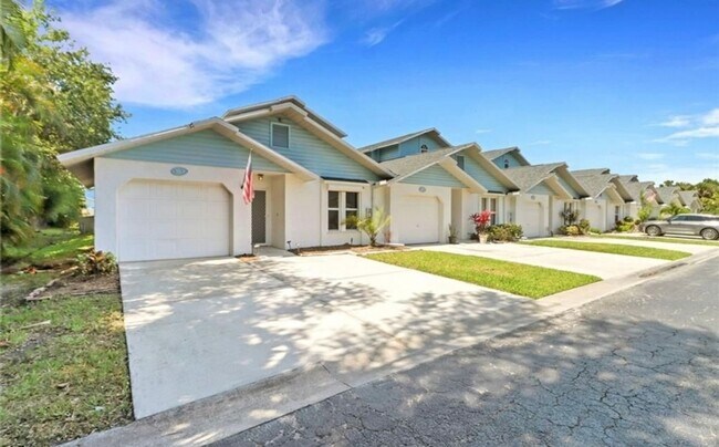 Building Photo - Charming 3BR Condo in Fort Myers