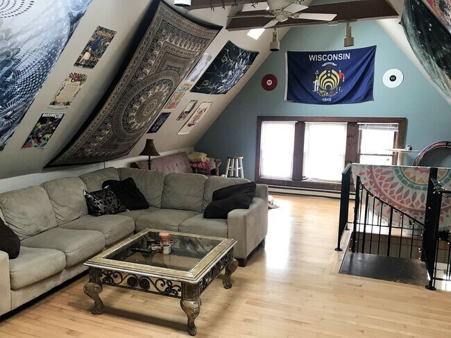 Foto del edificio - 3280 N Bartlett Ave