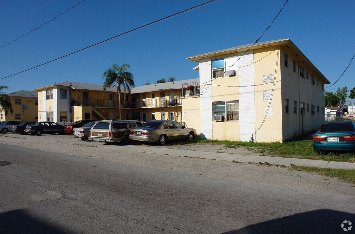 Building Photo - 6480 NW 6 Ave
