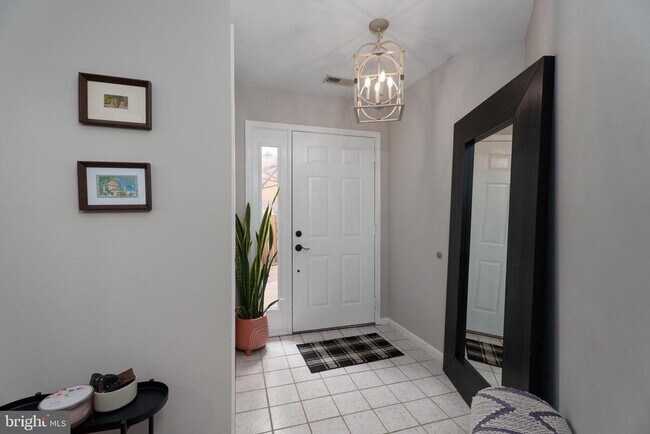 Building Photo - 9 Woodmont Dr
