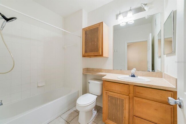 Foto del edificio - 6159 Metrowest Blvd