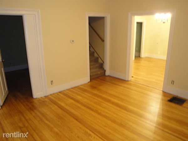 Building Photo - 312 Miles St