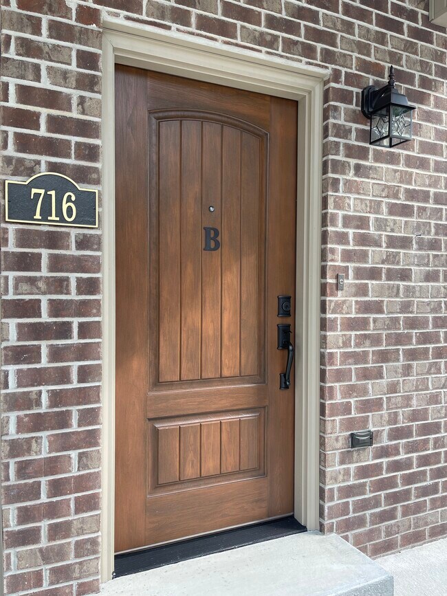 Foto del edificio - 716 20th St