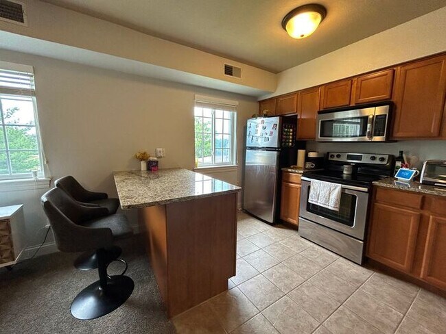 Foto del edificio - $1,100 | 1 Bedroom, 1 Bathroom Condo | No ...