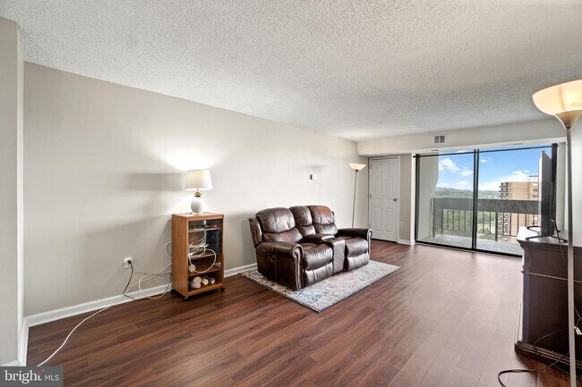 Building Photo - 5300 Holmes Run Pkwy
