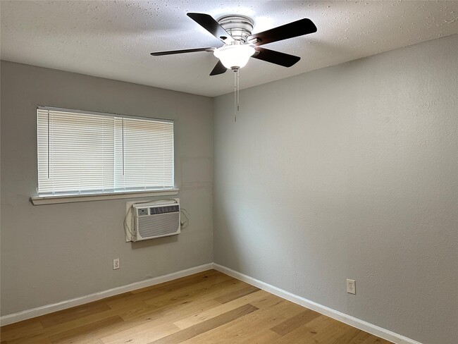 Foto del edificio - 8010 Roswell St