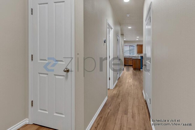 Foto del edificio - 4549 SE Satinwood St