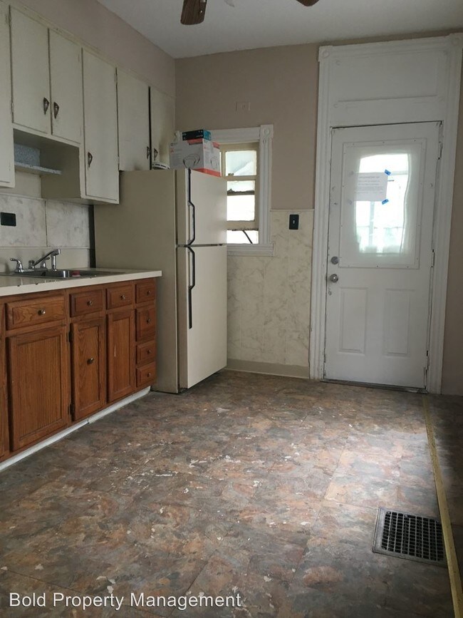 Building Photo - 4 br, 1 bath House - 337 Hollenbach Street