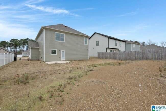 Building Photo - 170 Kings Wy