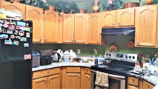 Foto del edificio - 300 Edmund Ave