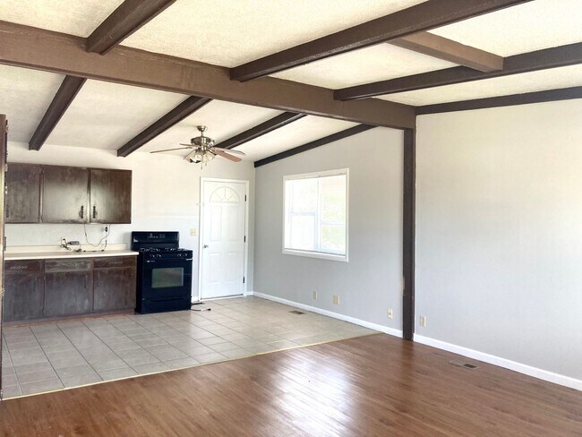 Foto del edificio - Open floorplan Home
