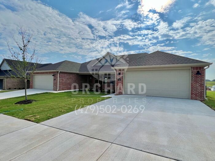 Tontitown Dalton Plan 3 Bed/ 2 Bath w/ House for Rent in Springdale, AR