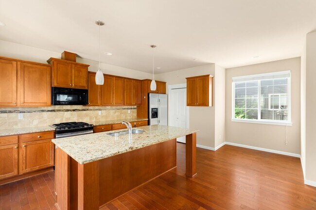 Foto del edificio - Welcome to West Highlands Park!