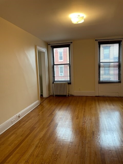 Building Photo - 914 Park Ave