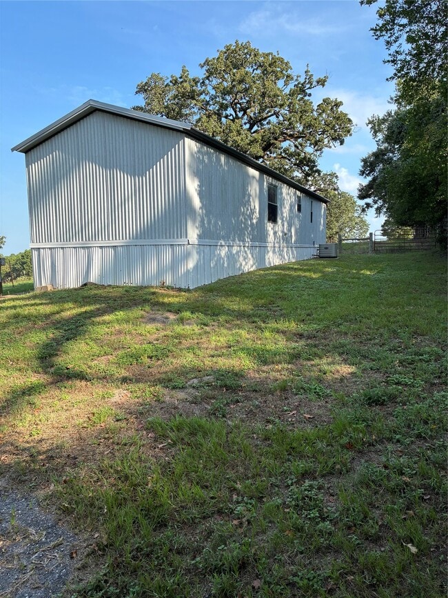 Building Photo - 112 Strawberry Ln