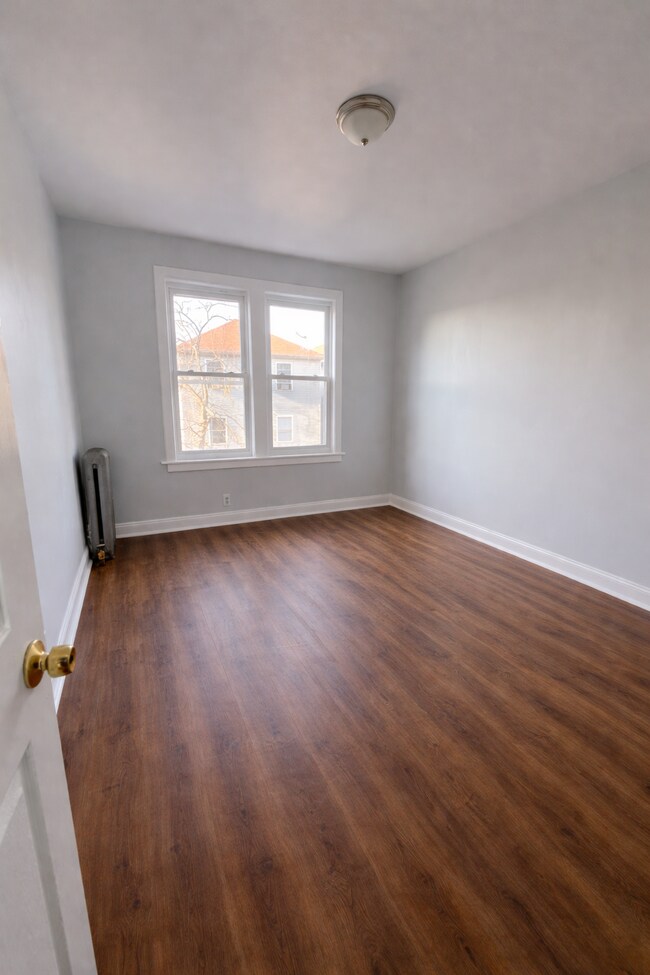 Building Photo - 55 Schley St