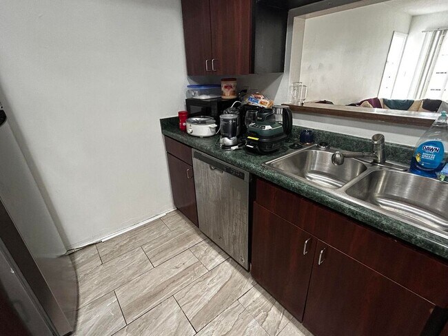 Foto del edificio - 1213 SE 1st St