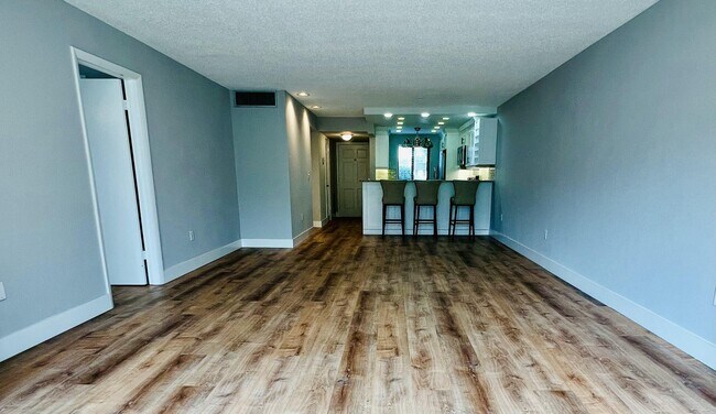 Foto del edificio - 4242 Deste Ct