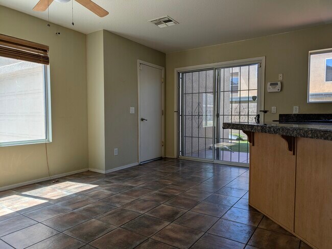 Building Photo - 4179 E Wading Pond Dr
