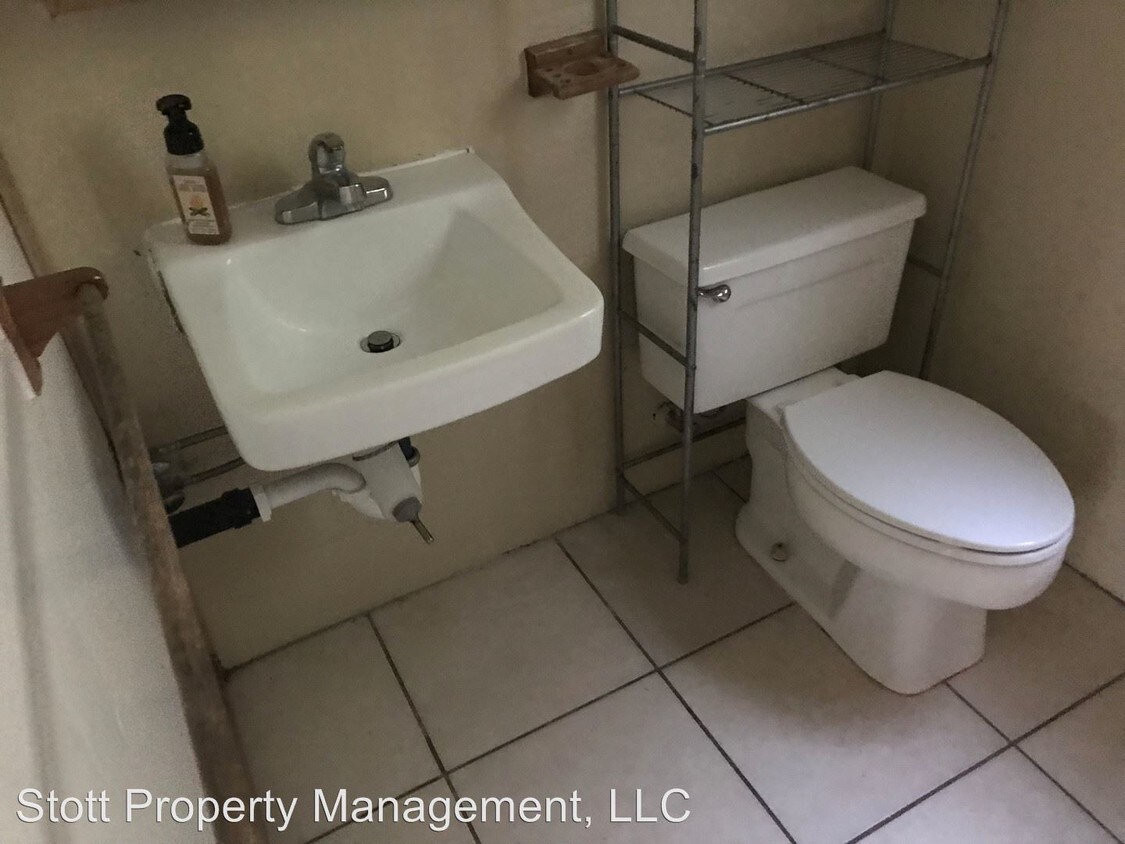 Building Photo - Studio, 1 bath Apartment - 3358 Emekona Place