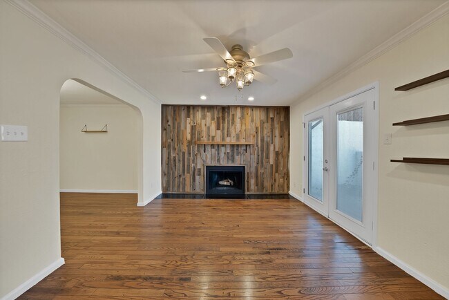 Foto del edificio - 2303 Park Hill Dr