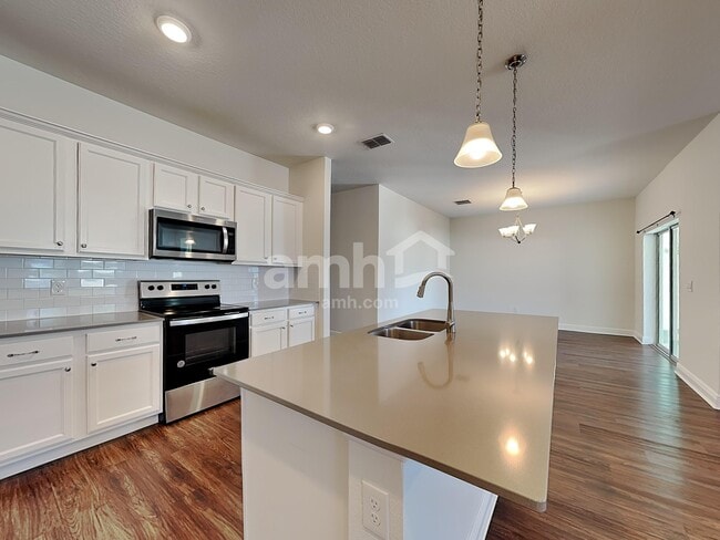 Building Photo - 805 Heavenly Dr