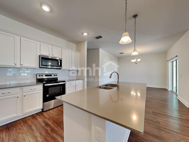 Foto del edificio - 805 Heavenly Dr