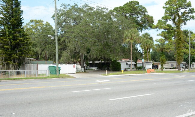 Foto del edificio - Wayside Glen Mobile Home Park