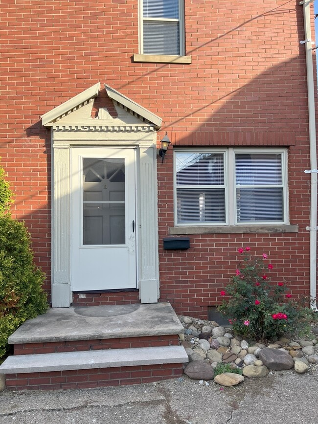 Building Photo - 2110 Market Ave N