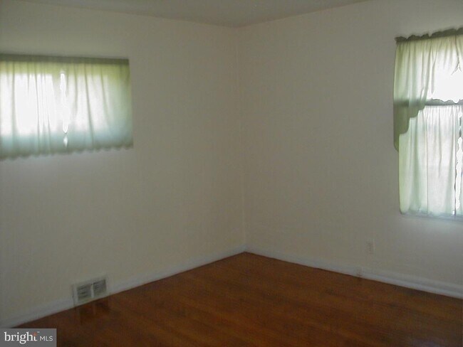 Foto del edificio - 120 Green Ave