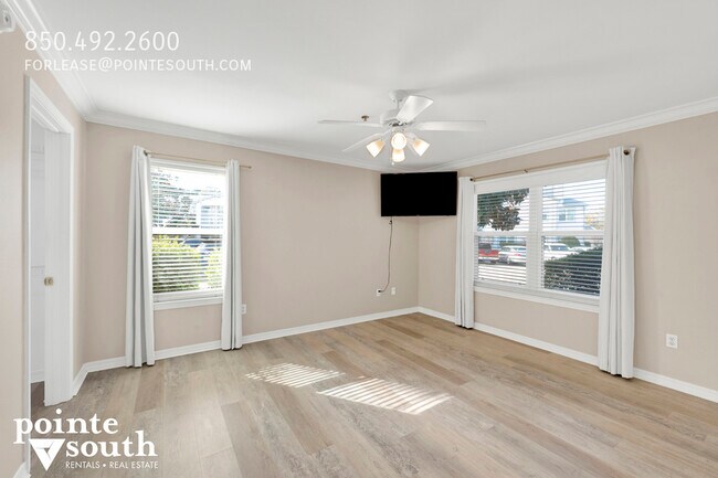 Building Photo - 2200 W 2nd St