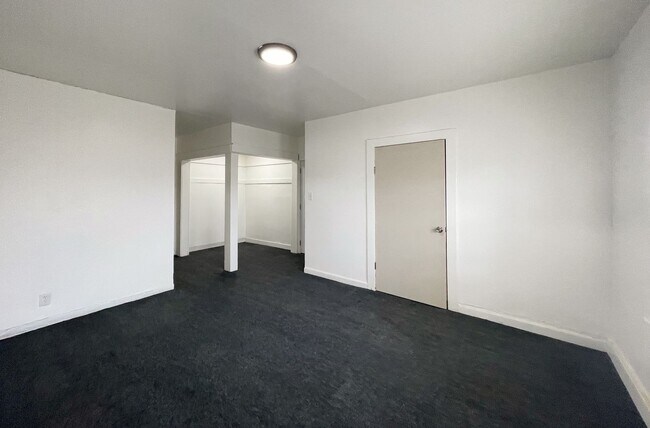 Foto del edificio - 420 E 4th Ave