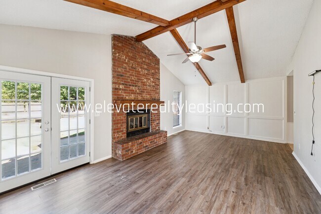 Foto del edificio - 11168 S Douglas Ave